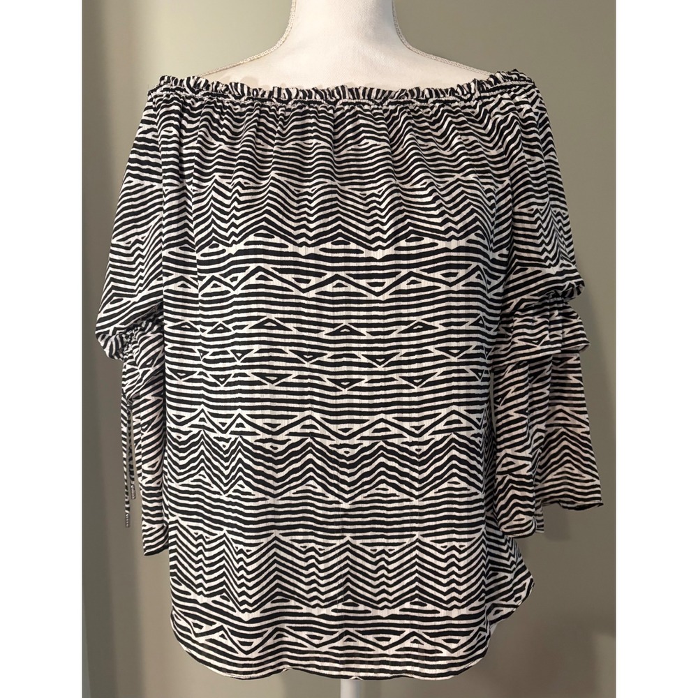 White House Black Market Off The Shoulder Ruffle Sleeve Blouse Black White Small